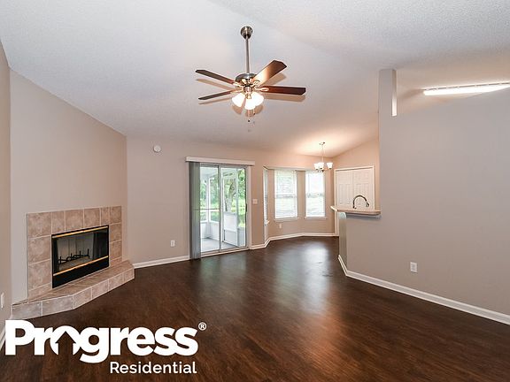 3rd image of 471 Charles Pinckney St