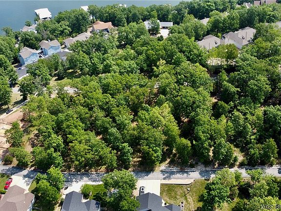 3rd image of 22 Lancelot Ct