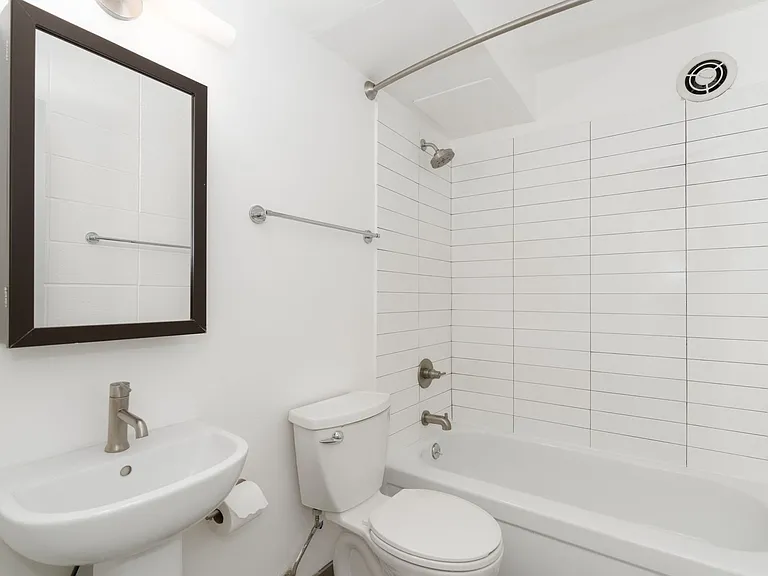 Milan Apartments — Photo 18