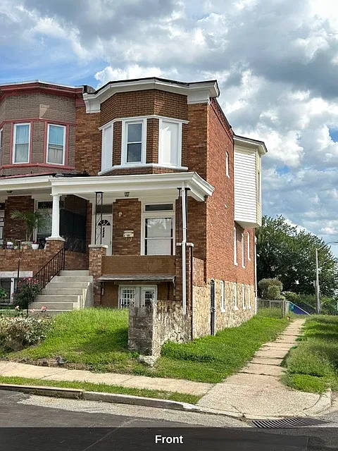 2425 Westwood Ave — Photo 1