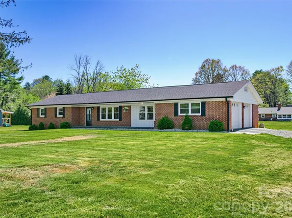 279 Garden Ln, Canton, NC 28716