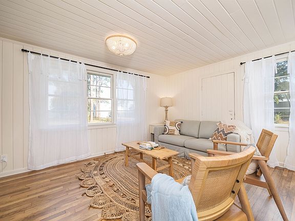 4th image of 1721 NE Cherry Lake Cir