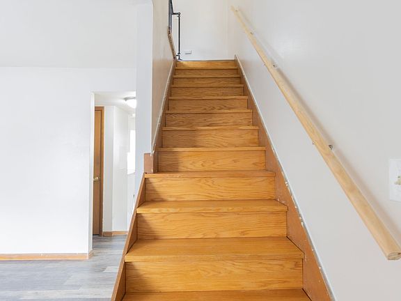 5th image of 211 Waugh St APT B