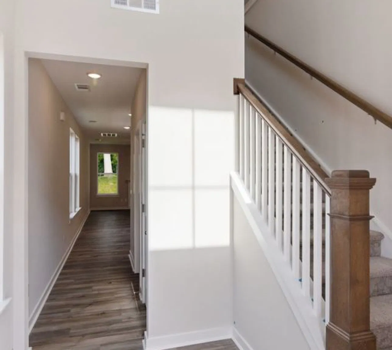 3 bed, 2.5 bath, 1872 sqft, $2,500 — Photo 2