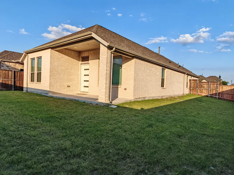 2301 Kirkstall Way — Photo 9