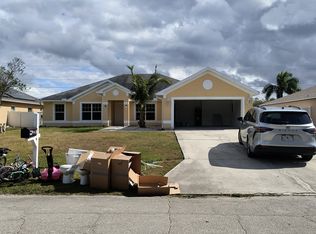 1915 SW Breezeway St, Port Saint Lucie, FL 34987