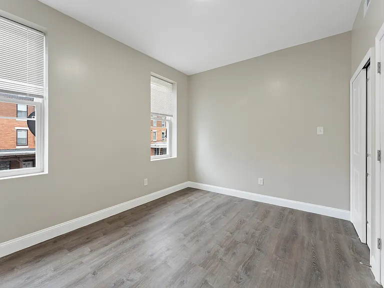 1517 W Westmoreland St — Photo 5