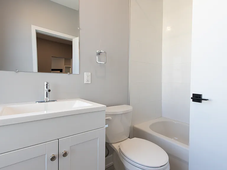 404 Elgin St — Photo 25