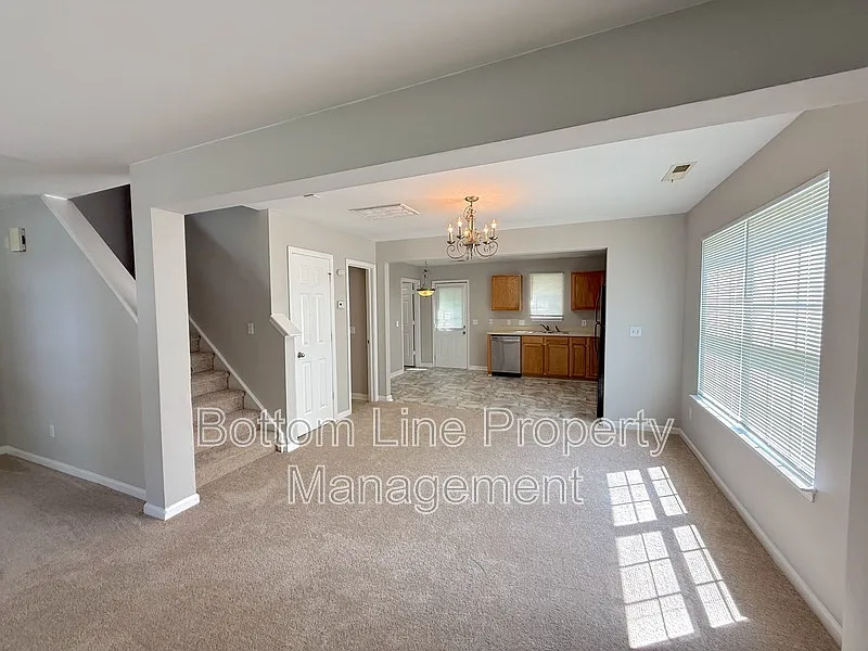 3 bed, 2.5 bath, 1496 sqft, $1,895 — Photo 4