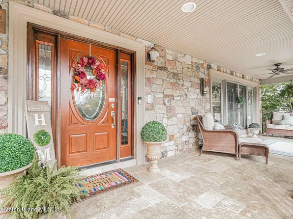 63 Finlay Ave, Staten Island, NY 10309