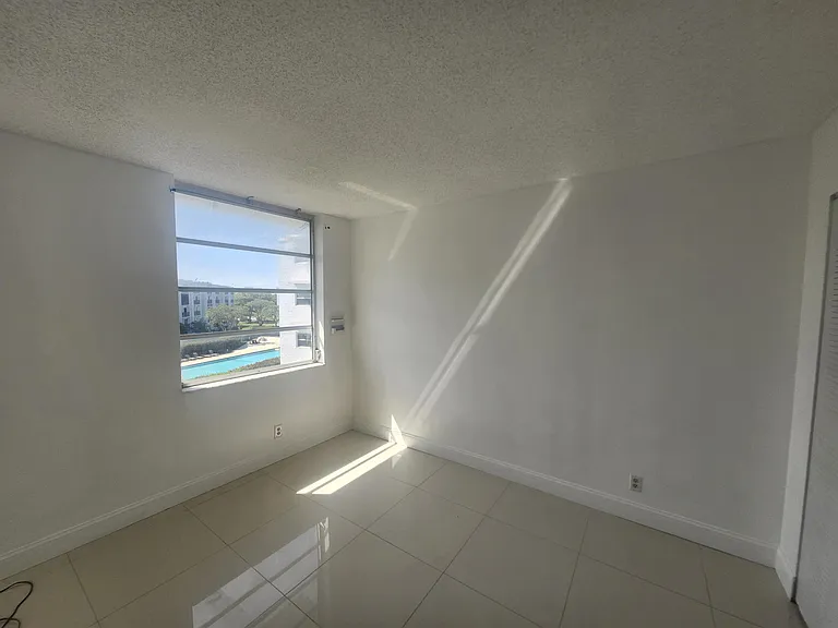 8600 N Sherman Cir #408 — Photo 15