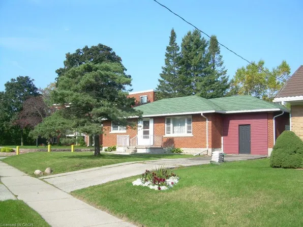 160 Erb St E, Waterloo, ON N2J 1M4