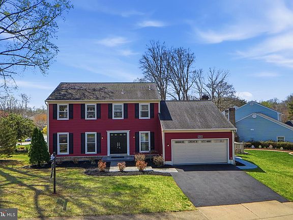 2nd image of 4739 Hickory Nut Pl