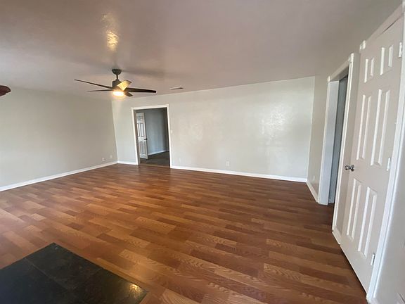 3rd image of 310 Maplewood St