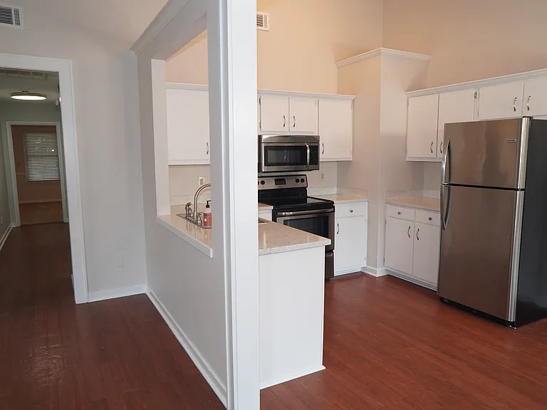 1133 Oakcrest Dr — Photo 5