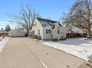 17858 Wellworth St, Roseville, MI 48066