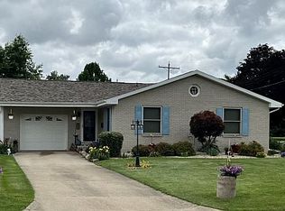 329 E College St, Kewanee, IL 61443