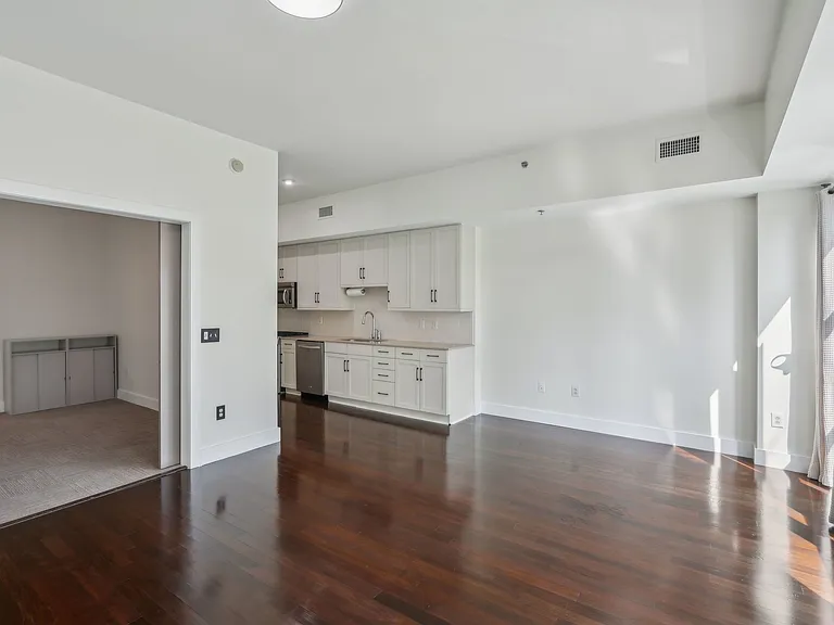 1100 Howell Mill Rd NW #307 — Photo 6