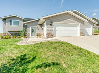 4712 Corvette St NW, Mandan, ND 58554