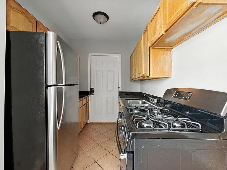 7150 S Cornell Ave #2W — Photo 8