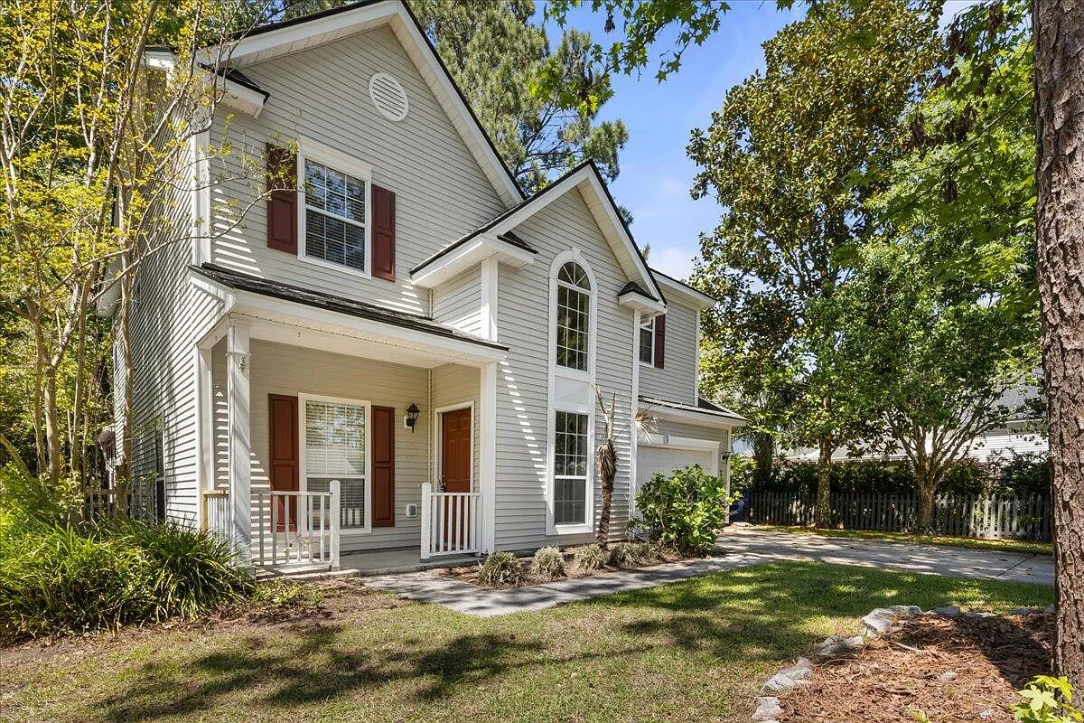 3 bed, 2.5 bath, 1674 sqft, $3,195 — Photo 2