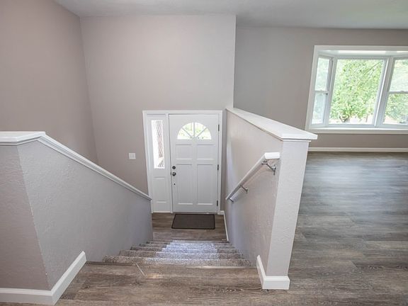 5th image of 1709 Denholm Dr