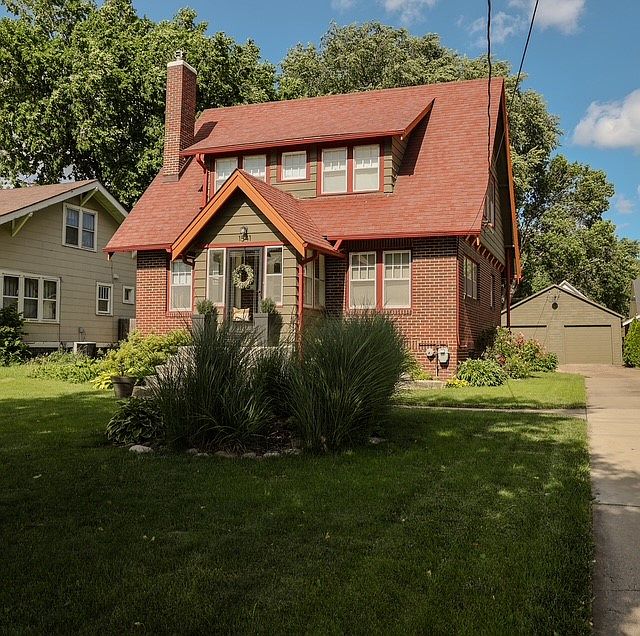 1st image of 1541 48th St
