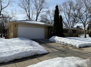 2025 W Clayton Crest Ave, Milwaukee, WI 53221
