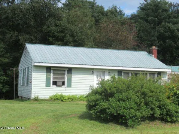 636 COUNTY RT 24, Corinth, NY 12822