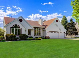 6755 S 50th St, Franklin, WI 53132