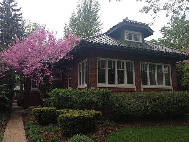 1st image of 1003 S Grove Ave