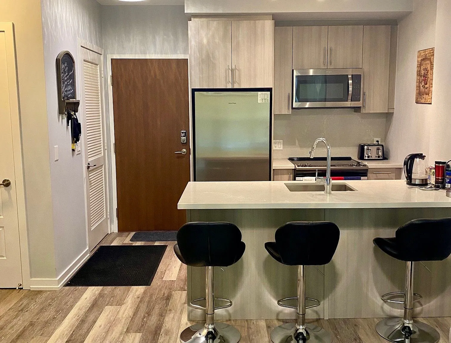 1 bed, $2,300 — Photo 2