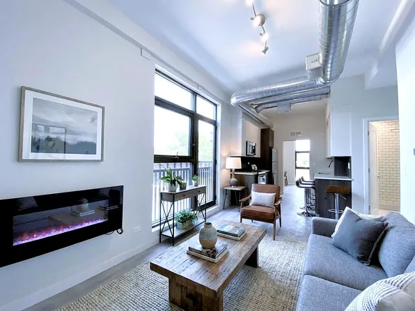 (undisclosed Address), Chicago, IL 60625