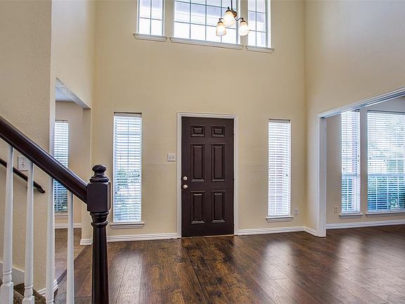 5th image of 1416 Creekview Ln