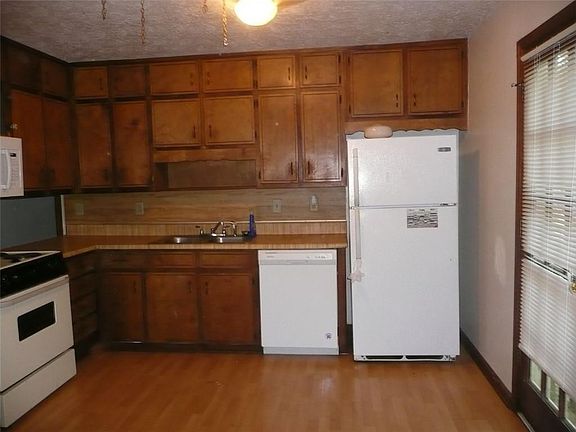 5th image of 6263 Oak Leaf Dr