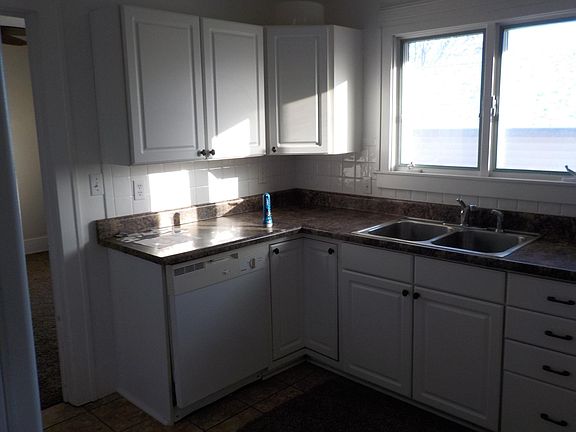 5th image of 2937 S 4th St