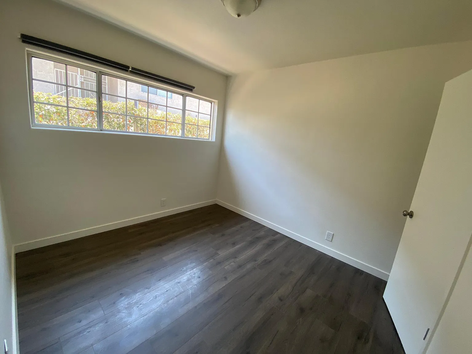 4343 Winchester Ave — Photo 2