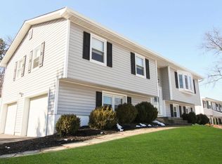 15 Salem Rd, Fishkill, NY 12524