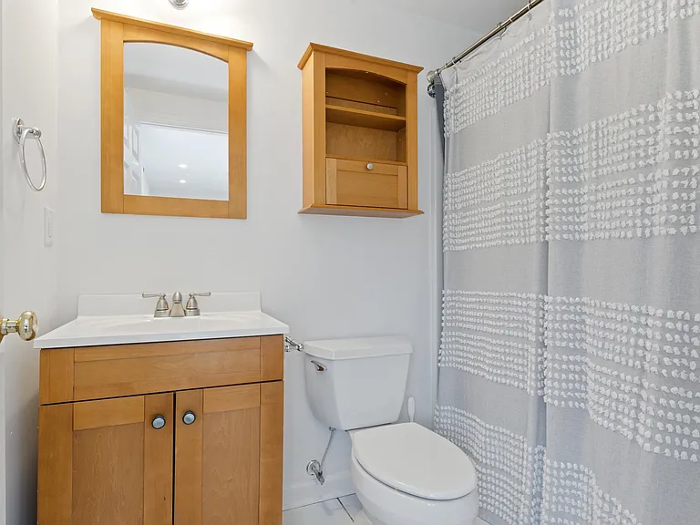 1091 Boston Post Rd — Photo 9