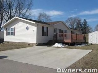 29 Maple Grove Dr, Jefferson, WI 53549