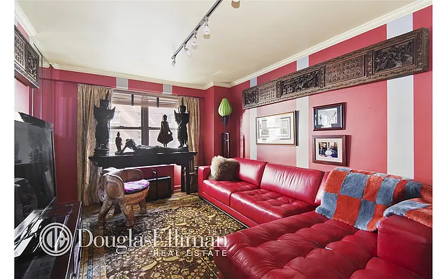 Sold by Douglas Elliman | media 10