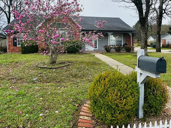 3900 Bristol Ln, Fort Smith, AR 72908