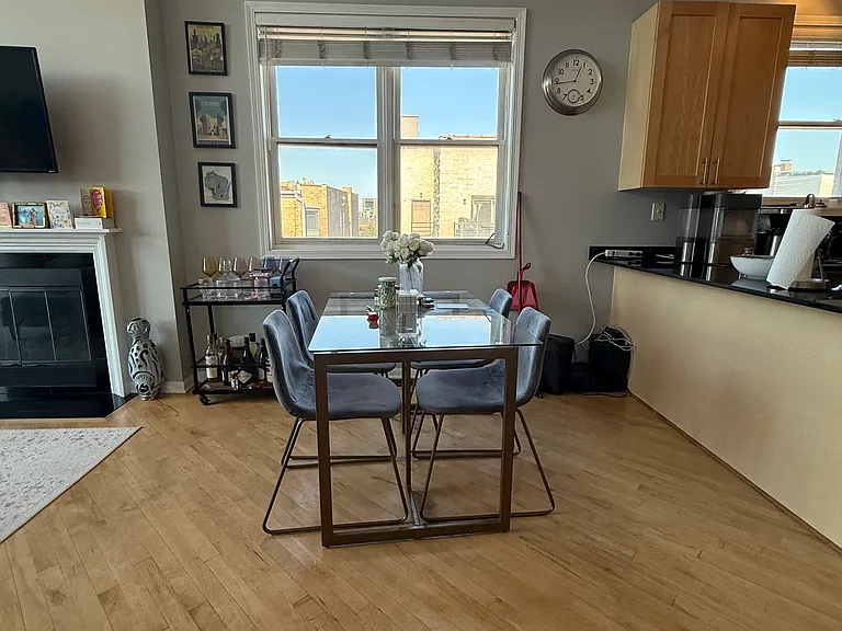 2215 W Augusta Blvd #3E — Photo 3