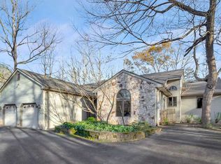 9 Out Of Bounds Rd, Palmyra, VA 22963