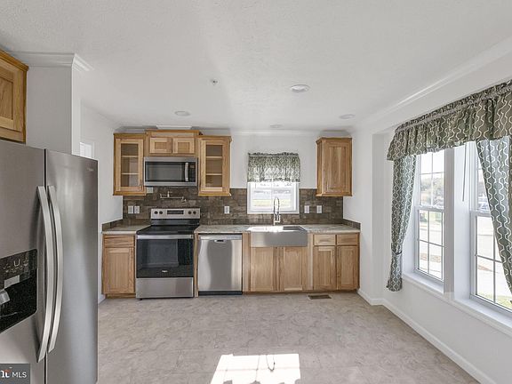 3rd image of 1356 Connecticut Ave