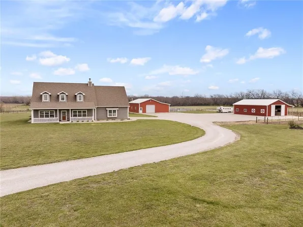 362 E 1500th Rd, Baldwin City, KS 66006