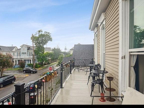 2nd image of 808 1/2 Valmont St #1/2