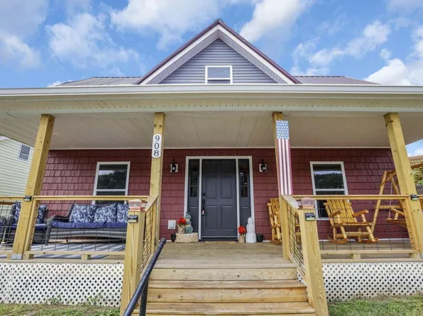 908 S 8th St, Ironton, OH 45638