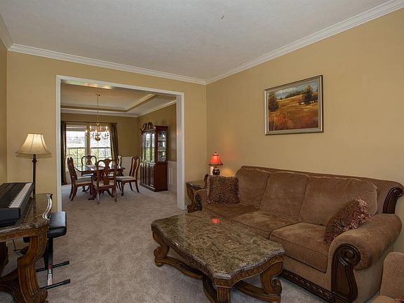 3rd image of 947 Caribou Run Ln