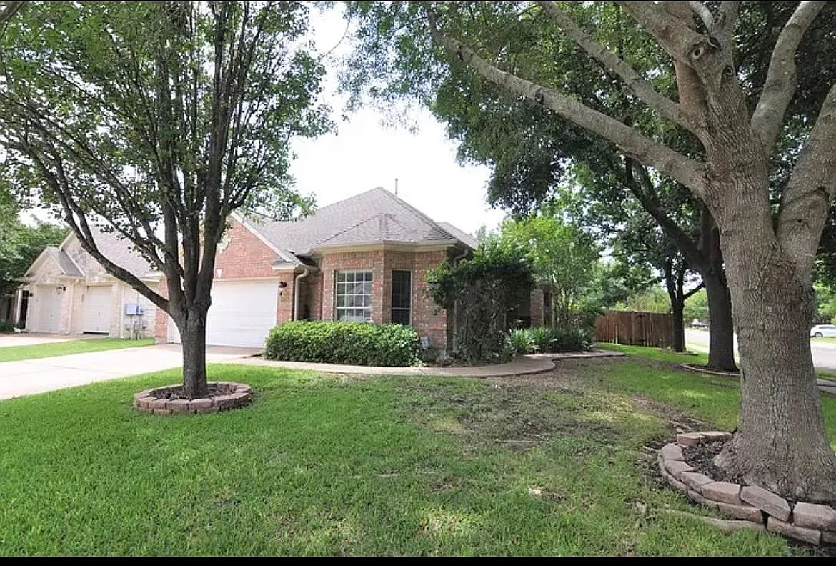 3 bed, 1954 sqft, $3,000 — Photo 1